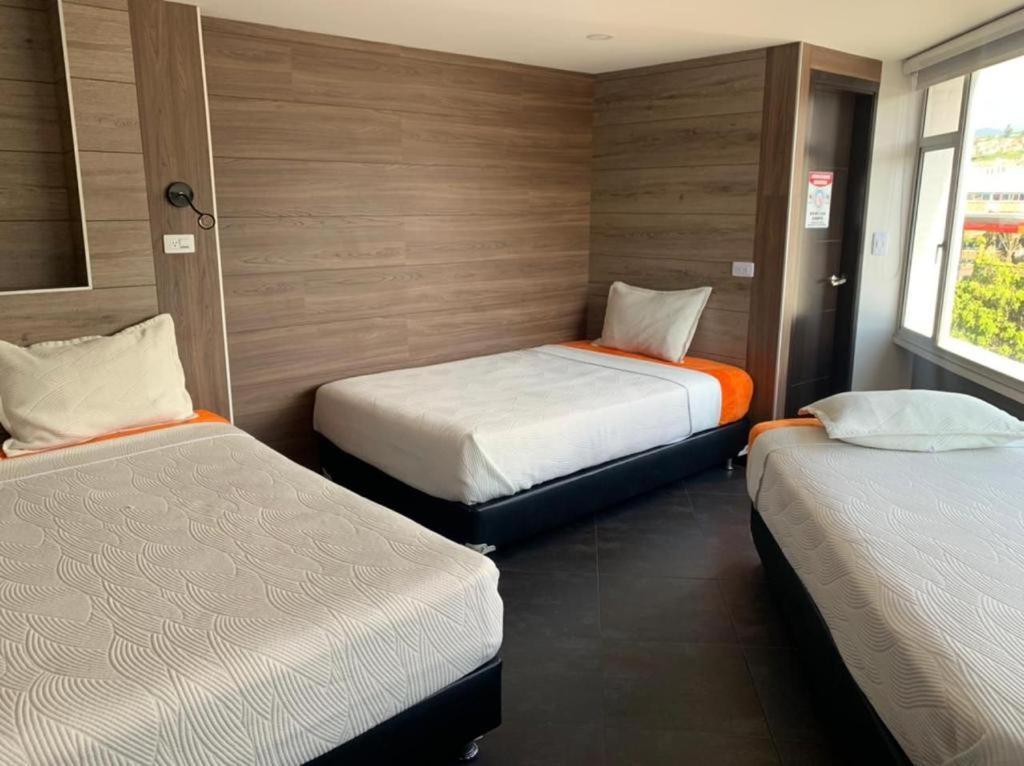 Hotel Mc Пасто Екстериор снимка